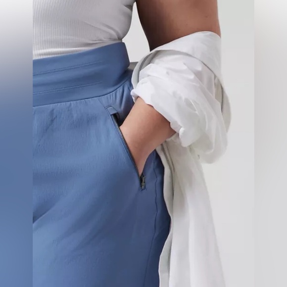 Athleta Trekkie jogger in Cottage Blue! - Picture 3 of 11